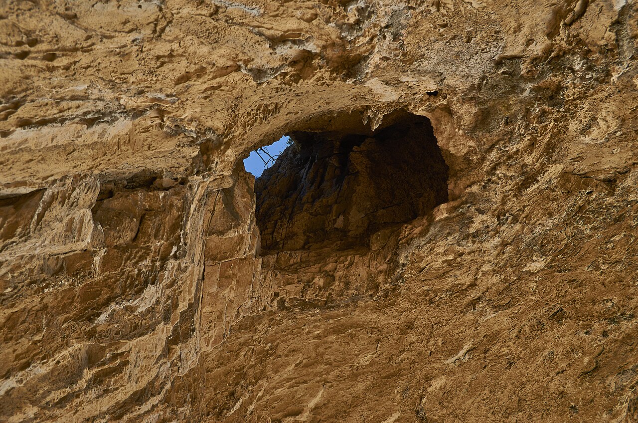 Grotta dei Falsari — Punto di interesse a Finale Ligure, Savona