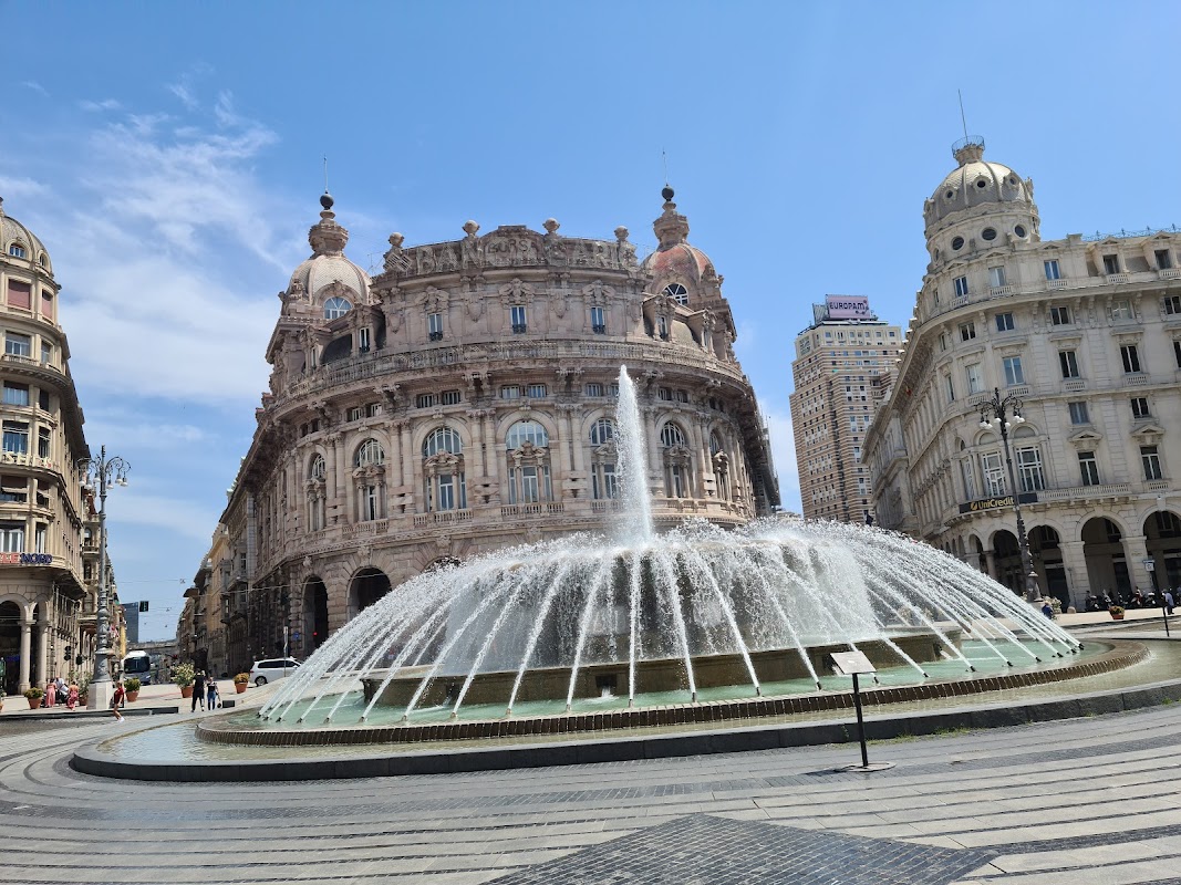 Piazza Raffaele De Ferrari — Punto di interesse a Genova, Genova
