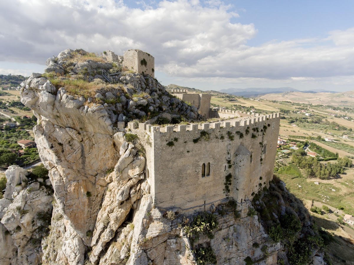 castello Manfredonico