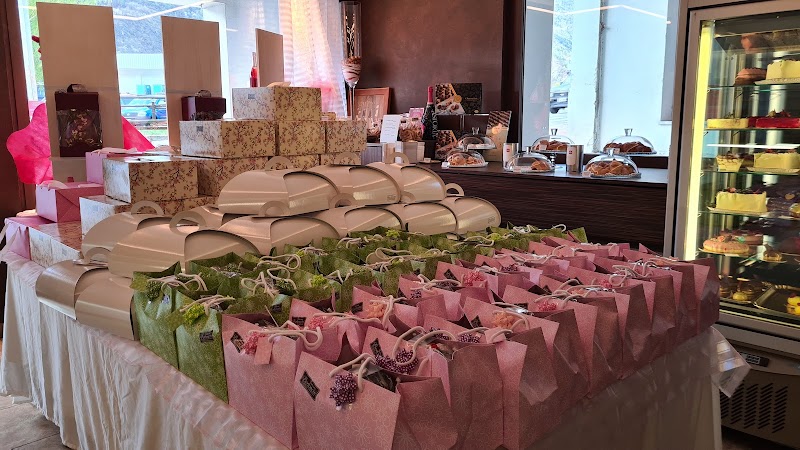 Pasticceria Caffetteria Gelateria Bertoncin — Ristorante a Saint-Vincent, Piedmont