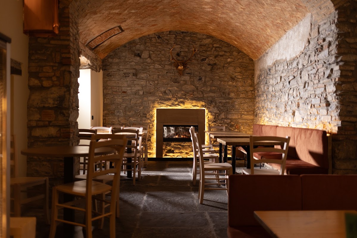 Mass Wine Bar — Ristorante a Como, Como