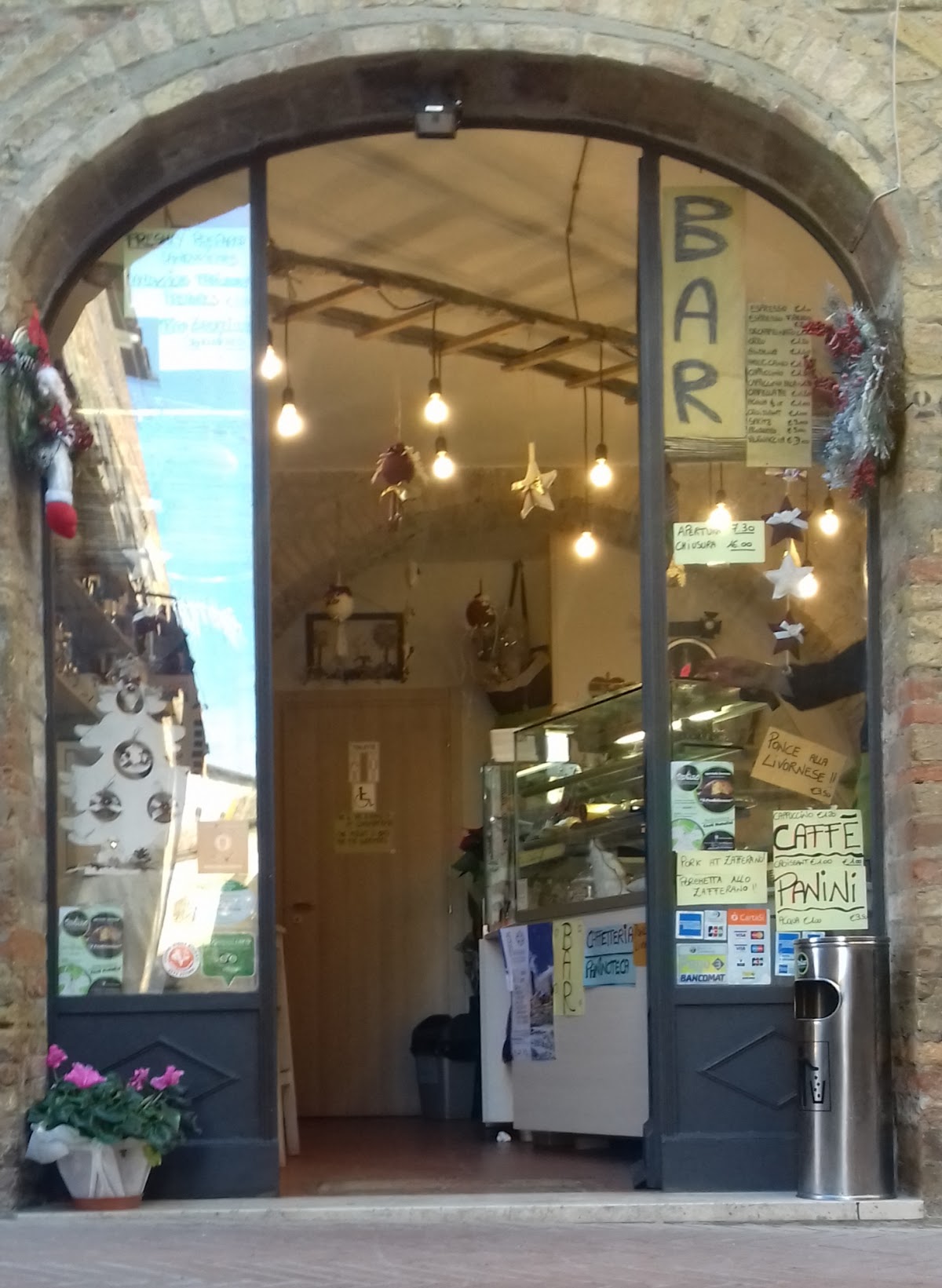 Bar Paninoteca Lo Stravizio — Ristorante a San Gimignano, Siena