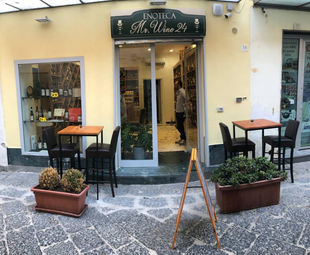 Mr. Wine 24 — Restaurant in Caserta, Caserta