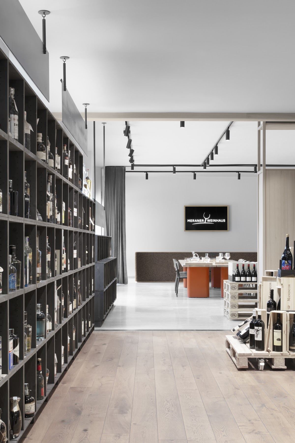 Meraner Weinhaus Enoteca — Ristorante a Merano, Bolzano