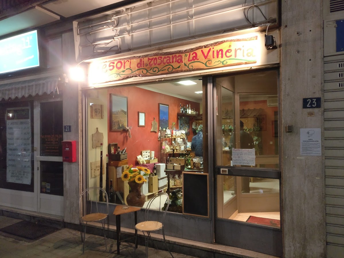 Enoteca Tesori di Toscana — Ristorante a Aosta, Aosta