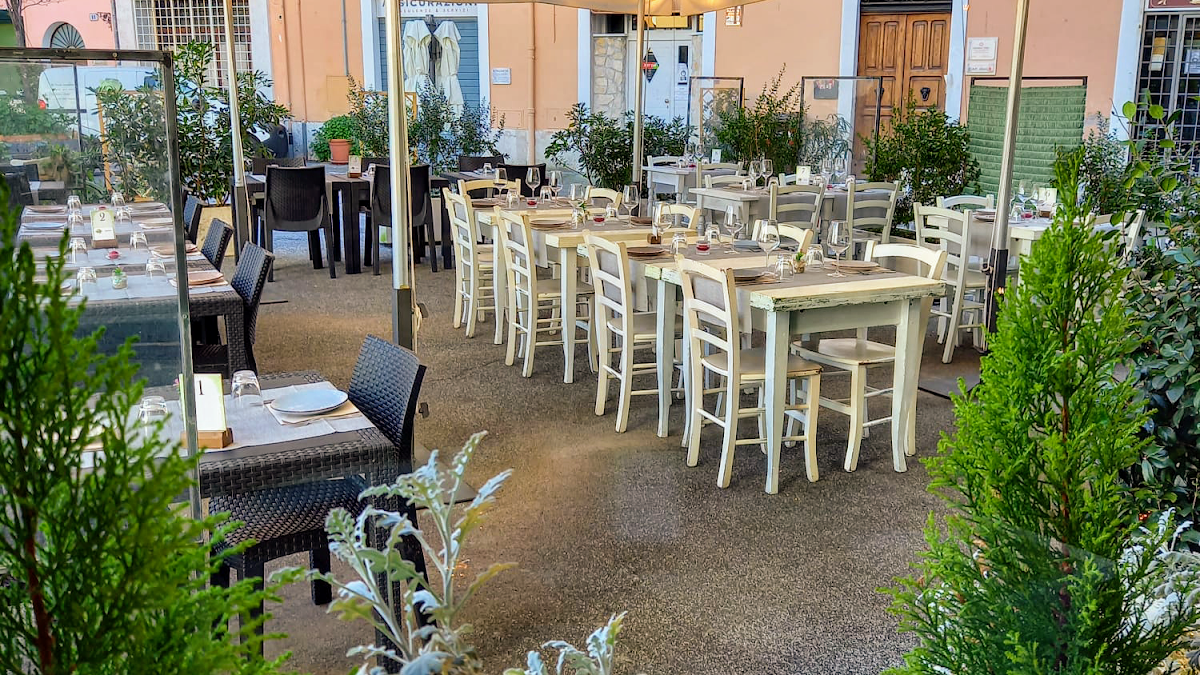 Osteria Mom — Ristorante a Tivoli, Roma