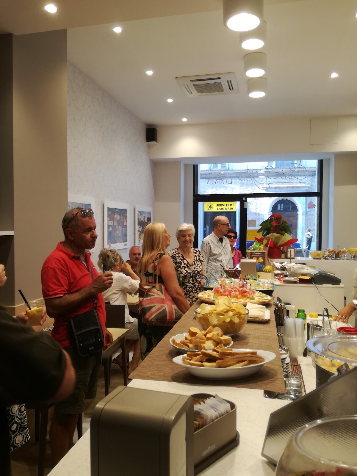 Crisglo Bar di Paolucci Cristiano — Ristorante a Macerata, Macerata