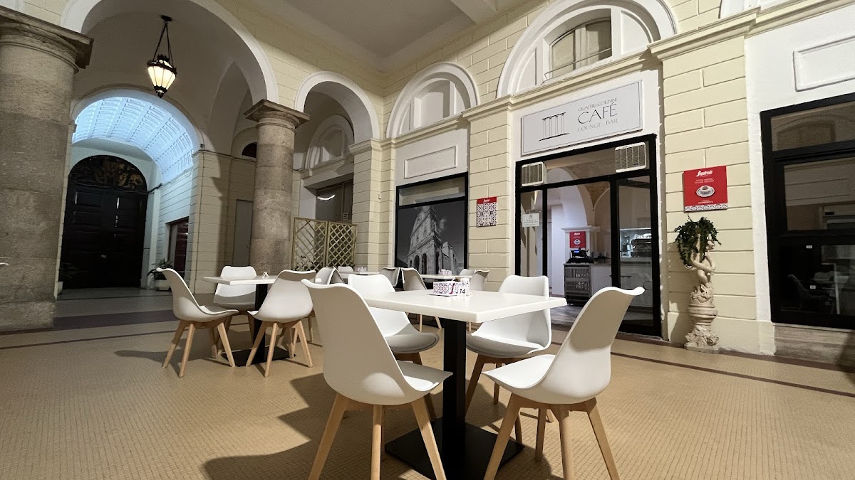 Quattro Colonne Cafè — Ristorante a Sassari, Sassari