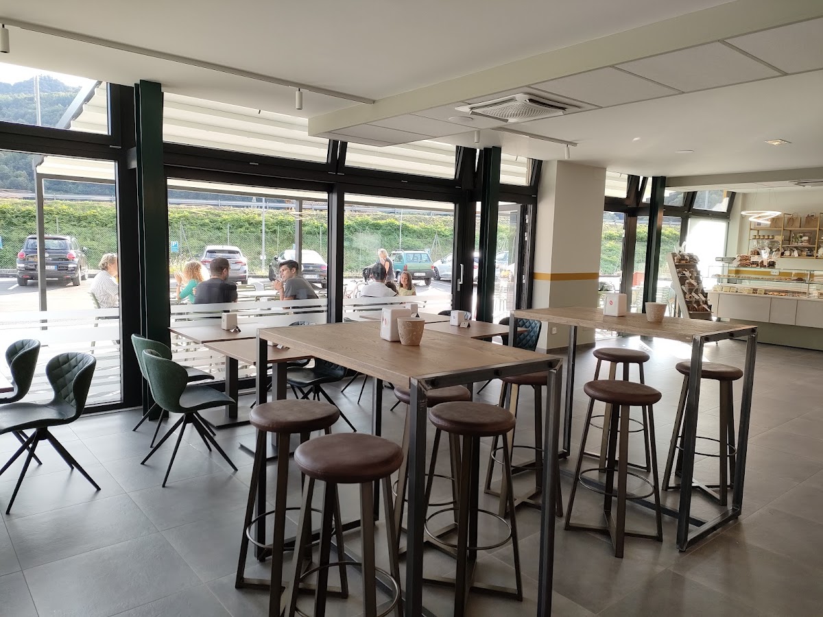 Pasticceria Il Nuovo Capriccio di Della Vite & Ferraris — Ristorante a Varallo, Vercelli