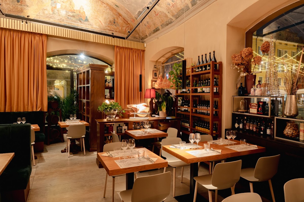 Enoteca Al Duomo | Ristorante Tradizionale — Ristorante a Modena, Modena
