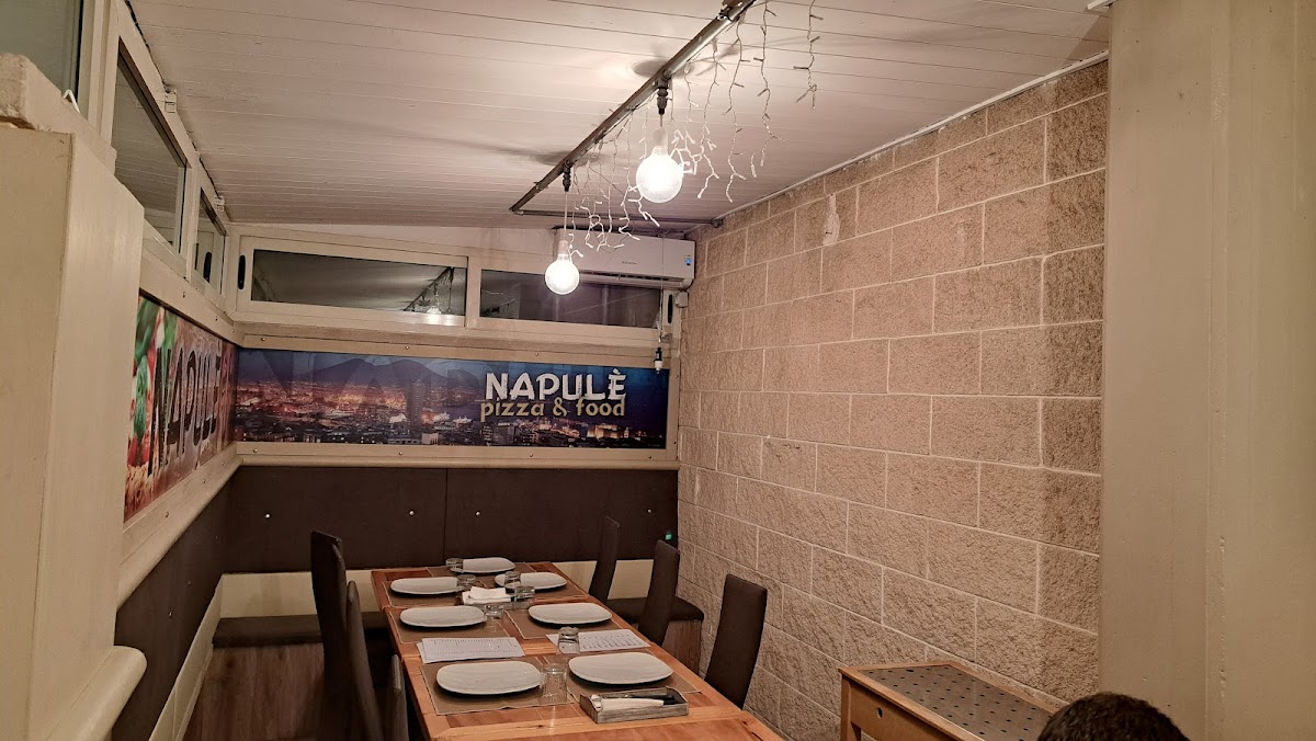 Napul'è Pizzeria — Ristorante a Lecce, Lecce