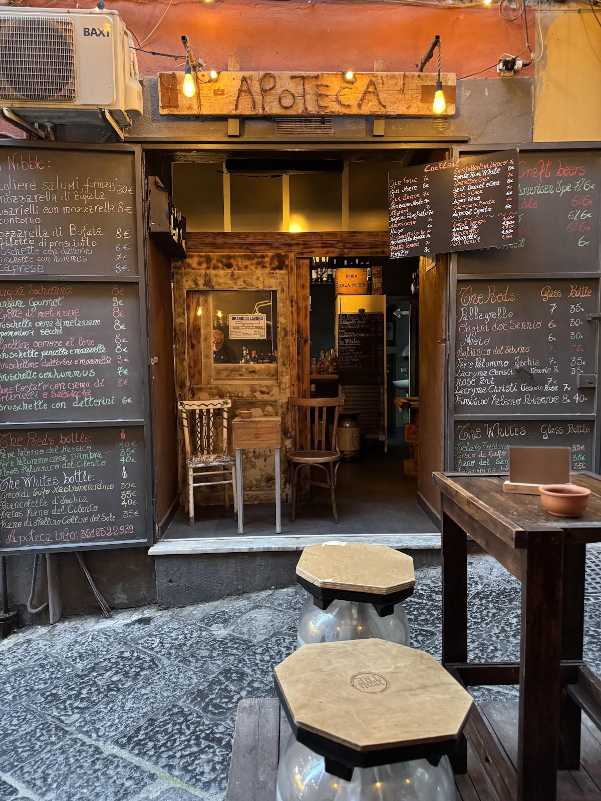 Apoteca Winebar — Ristorante a Napoli, Napoli
