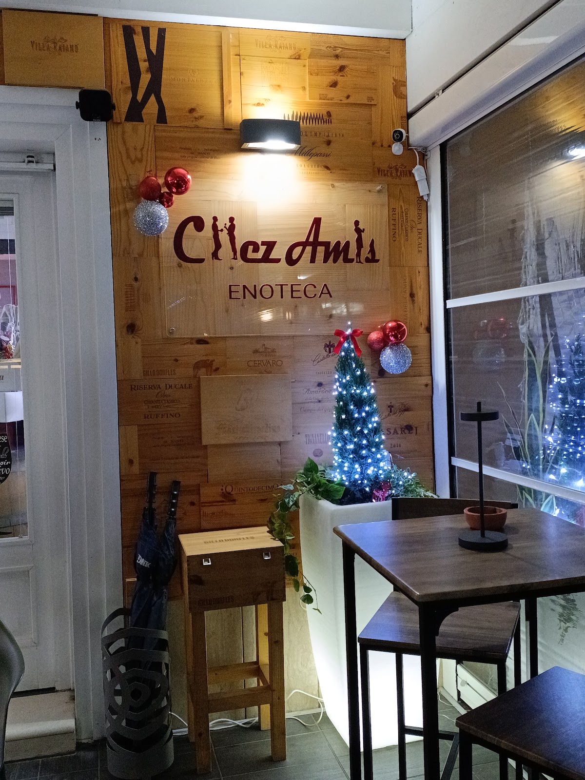 Enoteca Chez Amis — Ristorante a Paestum, Salerno