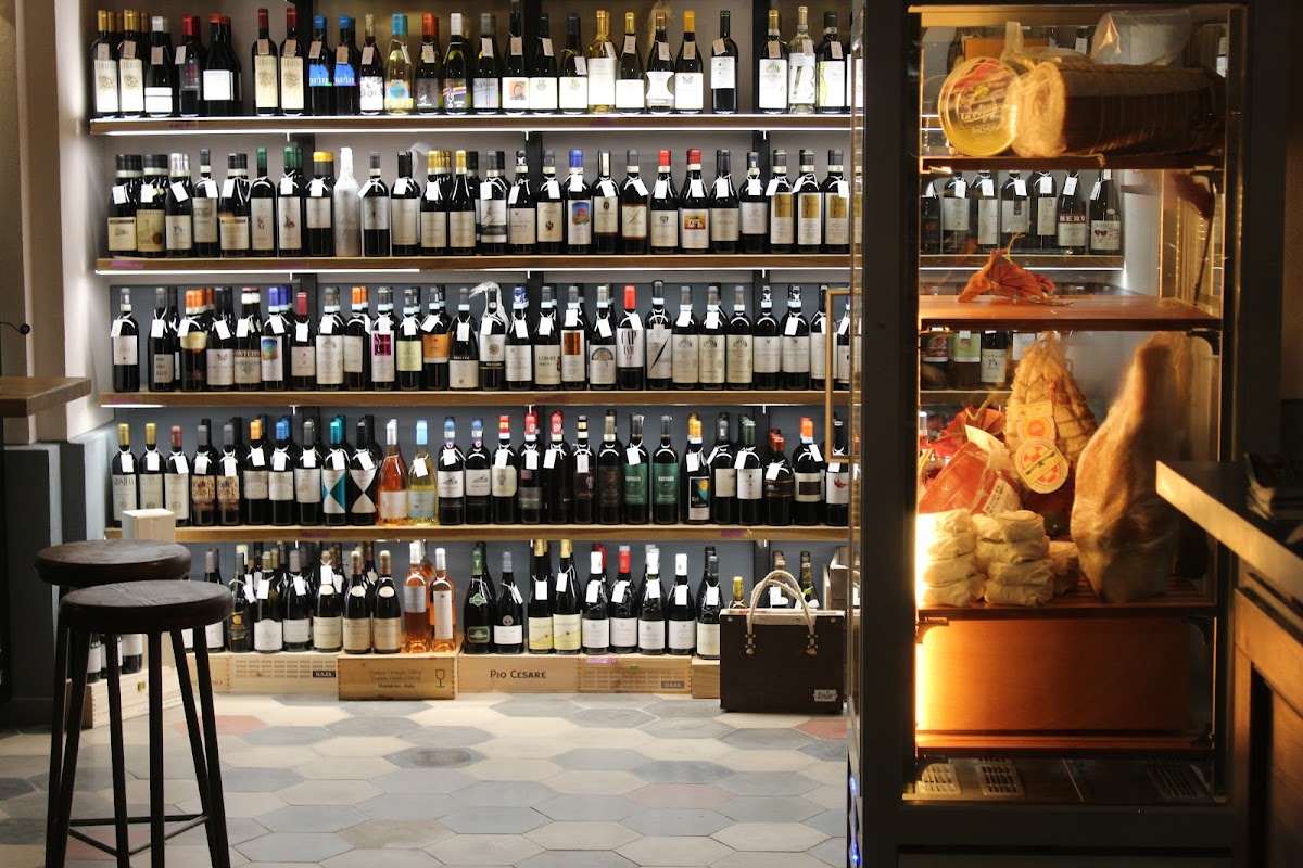 Sartine Enoteca e Vineria — Ristorante a Cherasco, Cuneo