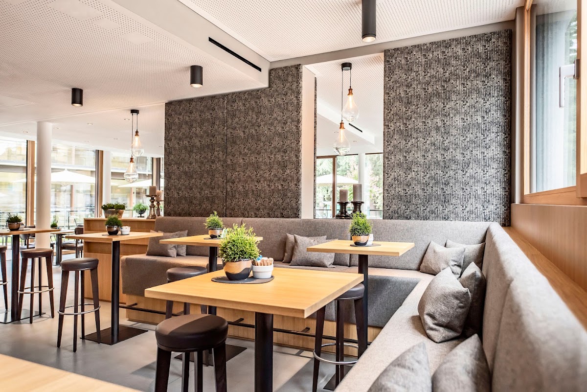 ST. JOSEF Bar — Ristorante a Merano, Bolzano