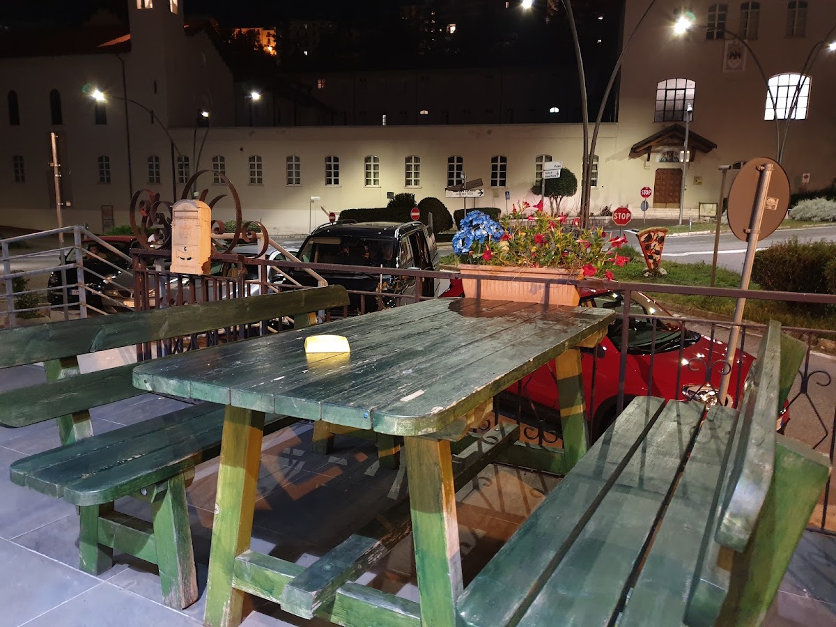 Pizzeria La Bella Napoli — Ristorante a Potenza, Potenza