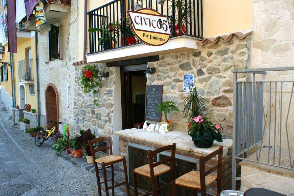 Civico 5 - #quellidelpaninocolpescespada — Ristorante a Scilla, Reggio Calabria