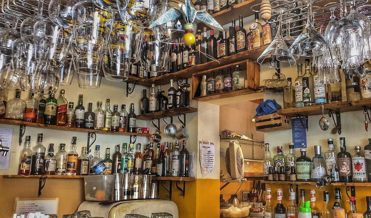 Scopri Vermut - Salumeria, vineria, vermouth bar