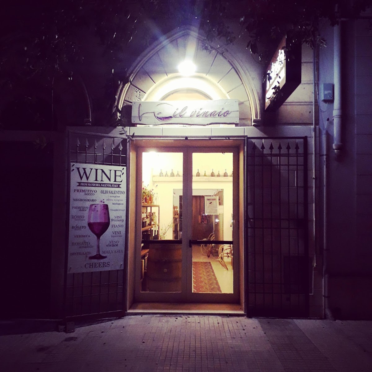 Il Vinaio Vini Sfusi Di Manduria e del Salento - Cantina Enoteca Wine shop — Ristorante a Lecce, Lecce