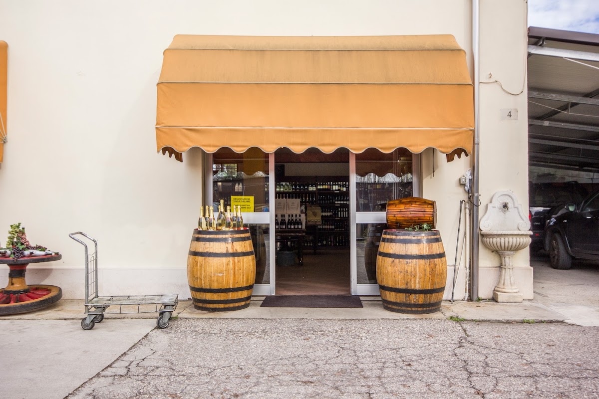 Idrovinicola Estense Sas di Tagliatti Marco — Ristorante a Ferrara, Ferrara