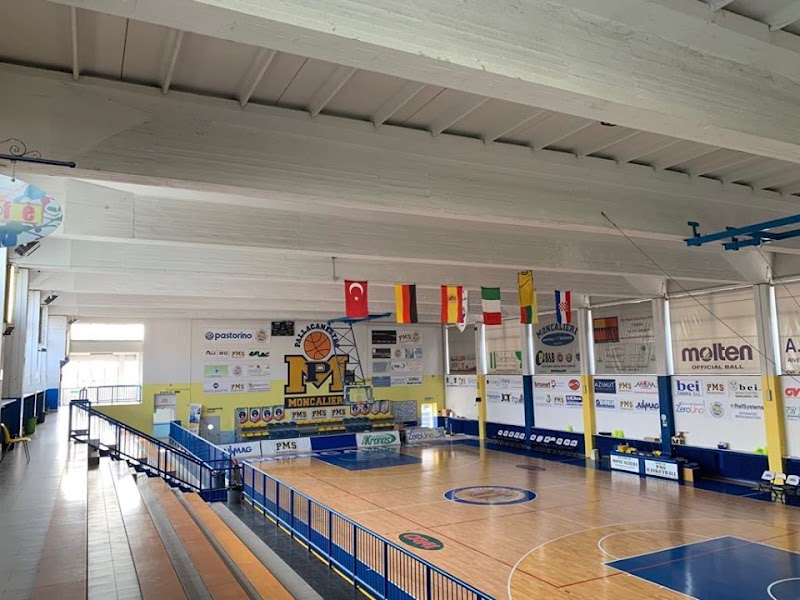 Impianto Sportivo Luigi Einaudi — Ristorante a Moncalieri, Torino