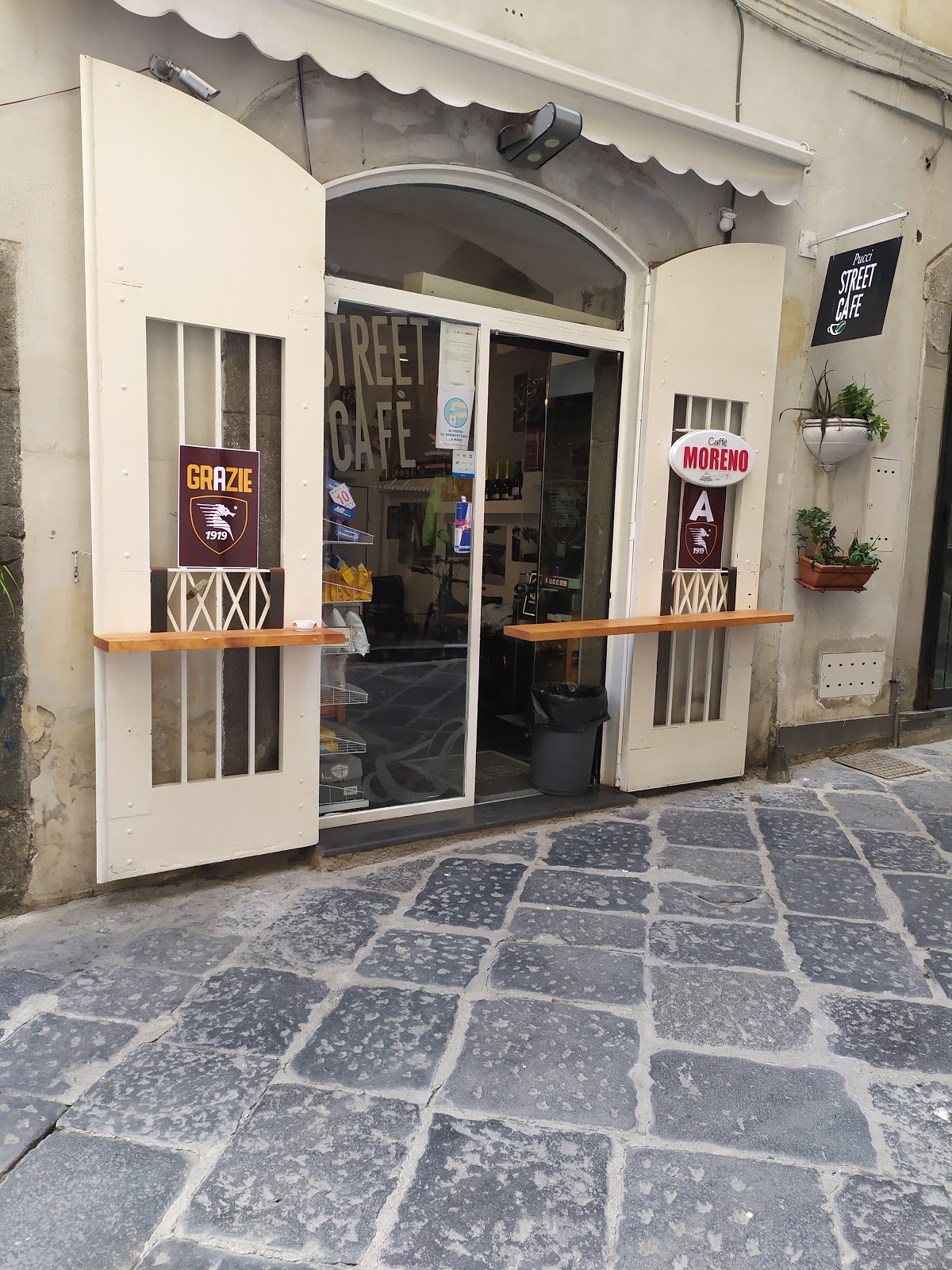 Pucci Street Cafè — Ristorante a Salerno, Salerno