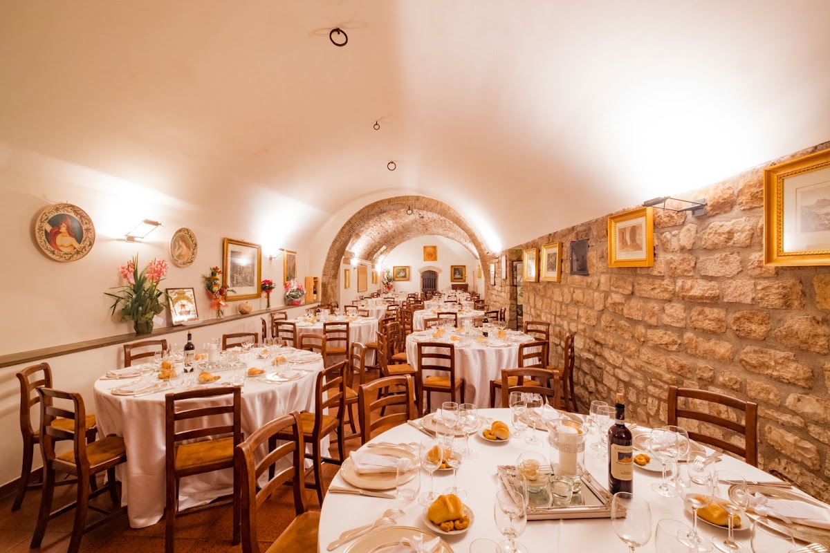 Taverna del Lupo — Ristorante a Gubbio, Perugia