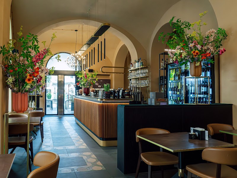 GUSTO MADRE — Ristorante a Alba, Cuneo