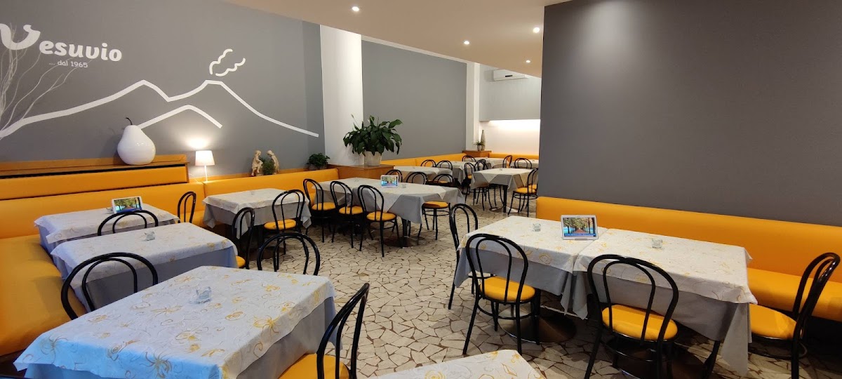 Pizzeria Vesuvio — Ristorante a Bolzano, Bolzano