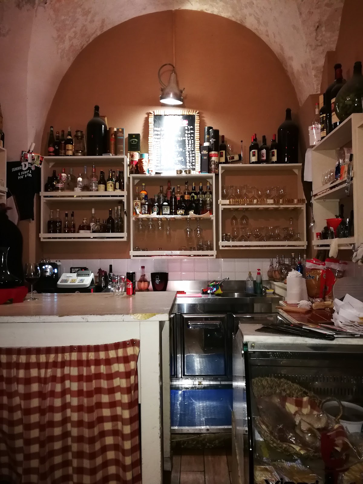 Vineria Tola — Ristorante a Sassari, Sassari