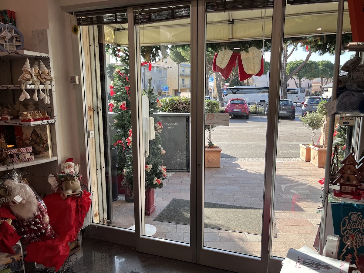 Pasticceria Panetteria F.lli Lollini — Ristorante a Assisi, Perugia