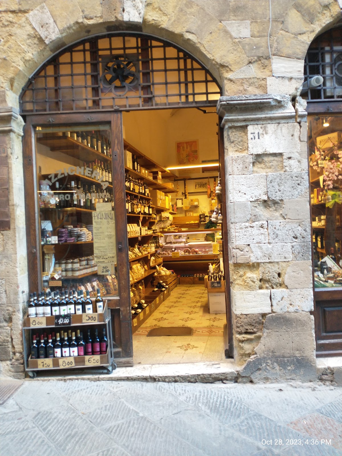 Gustavo Mescita Vini Enoteca — Ristorante a San Gimignano, Siena