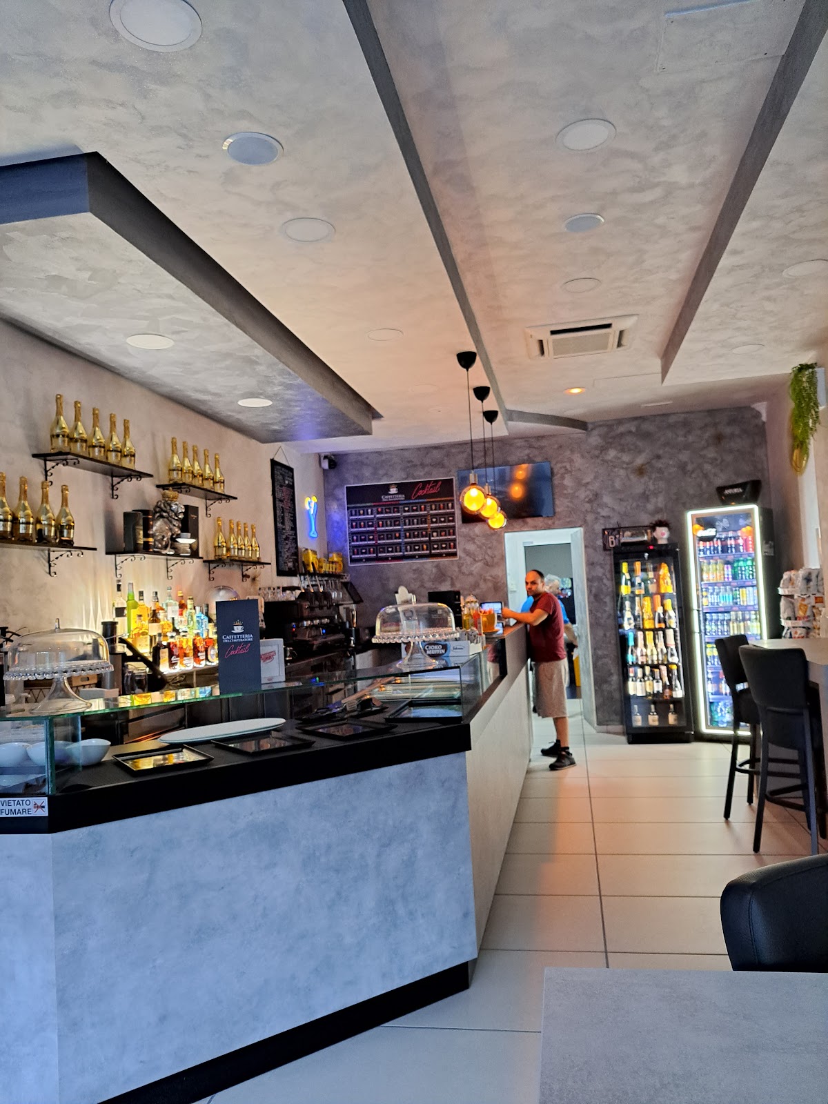 Caffetteria dell'imperatore Potenza — Ristorante a Potenza, Potenza