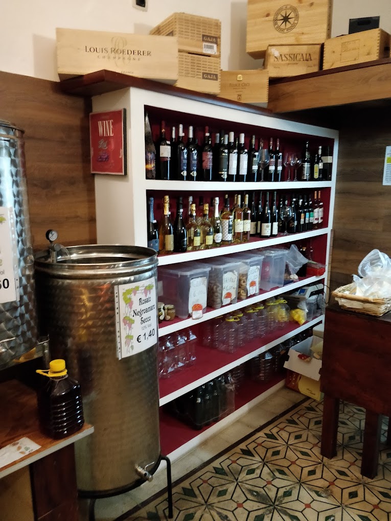Vineria Mongè - Vitigni di puglia — Ristorante a Bari, Bari