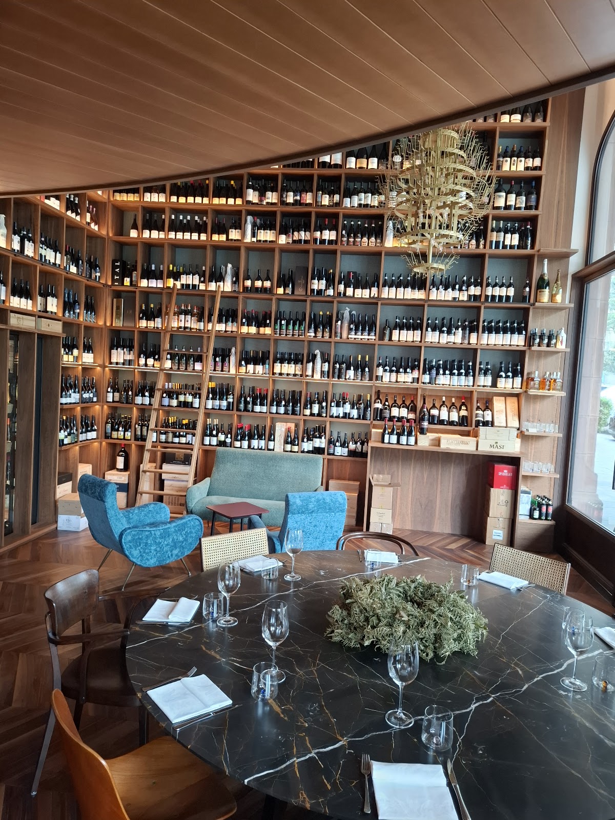 Vinothek Relax Pizzeria — Ristorante a Merano, Bolzano