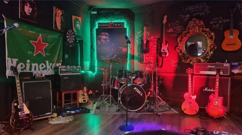 OTHERSIDE Rock Pub