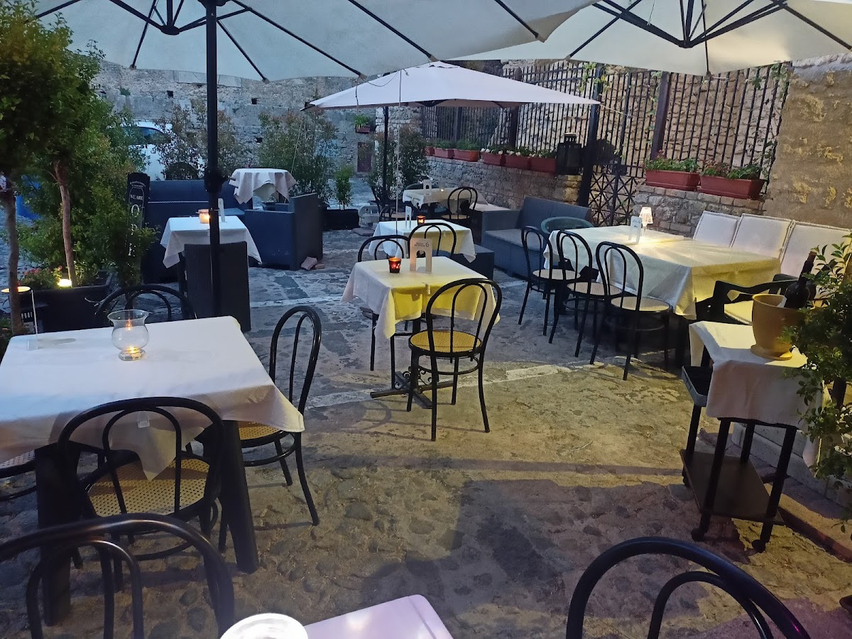 Bistrot des Artistes, cucina tipica — Ristorante a Gerace, Reggio Calabria