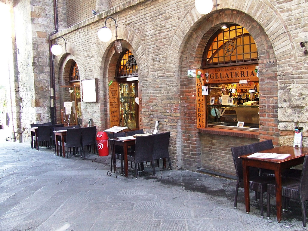 Bar Gelateria Combattenti — Ristorante a San Gimignano, Siena