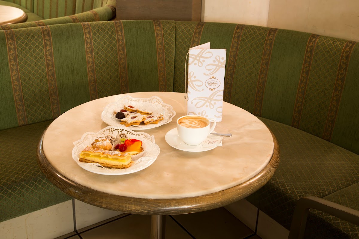 Pasticceria Caffè Lintner — Ristorante a Bolzano, Bolzano