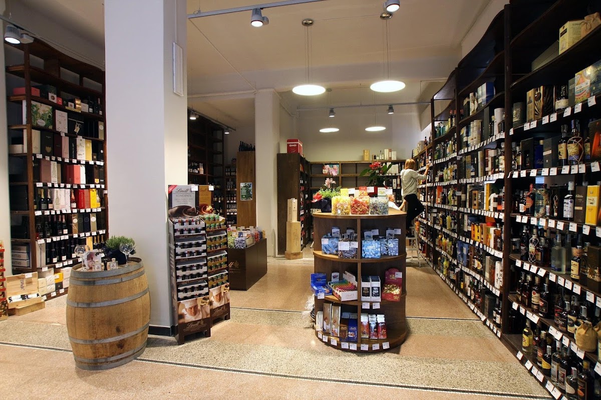 Enoteca Squillari 2 - Via Malta 19 r — Ristorante a Genova, Genova