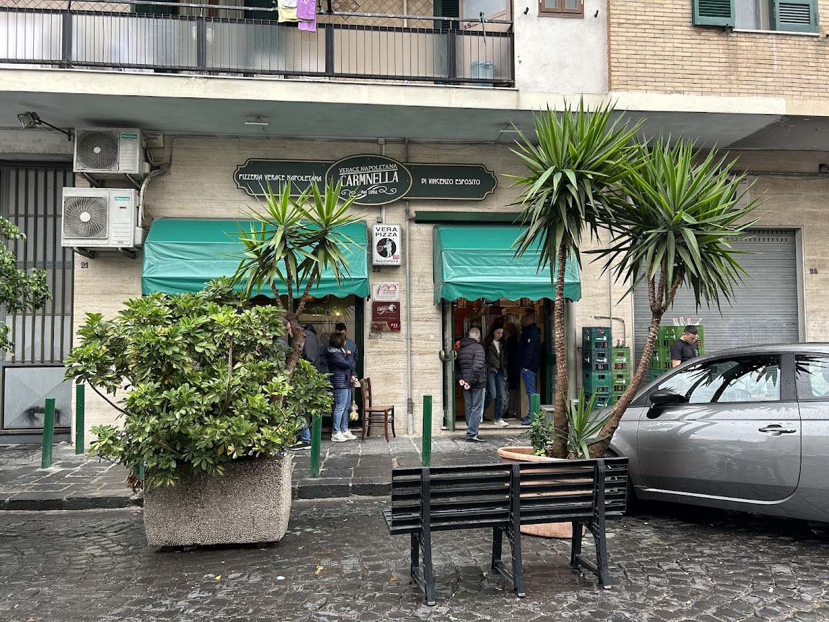 Pizzeria Carmnella dal 1892 — Ristorante a Napoli, Napoli