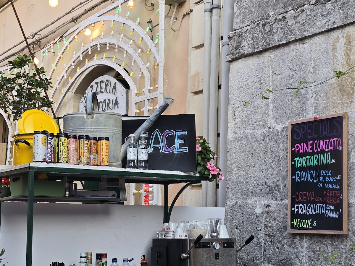 In zona: Trattoria La Bettola