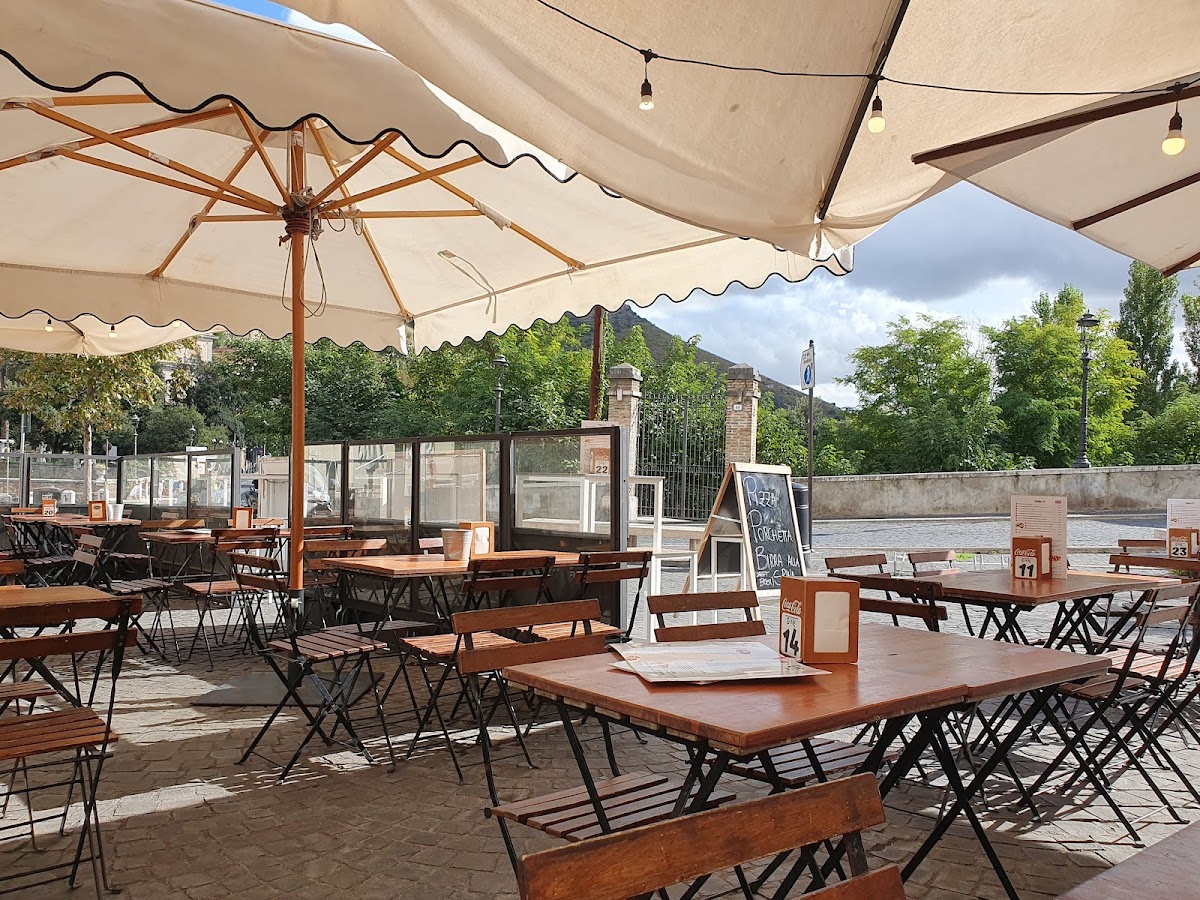 Da Ugo Pizzelle, Piadine e fritti — Ristorante a Tivoli, Roma