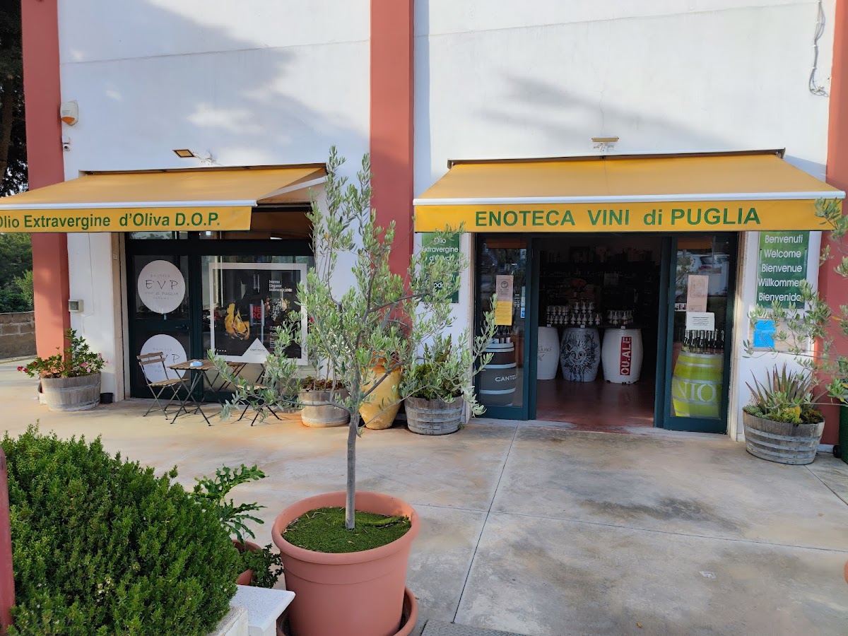 Enoteca vini di puglia — Ristorante a Ostuni, Brindisi