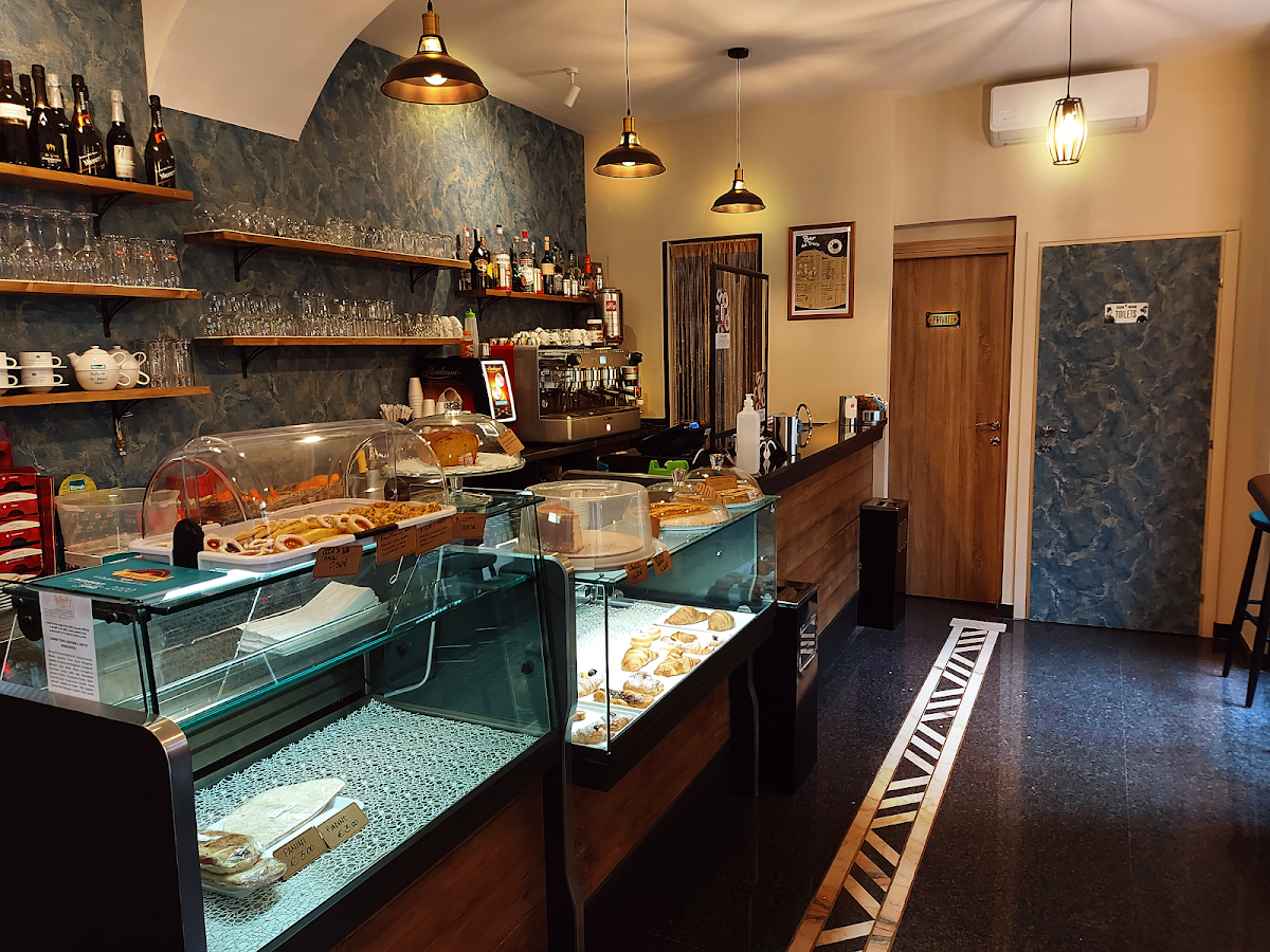 Caffè Del Trevio — Ristorante a Tivoli, Roma