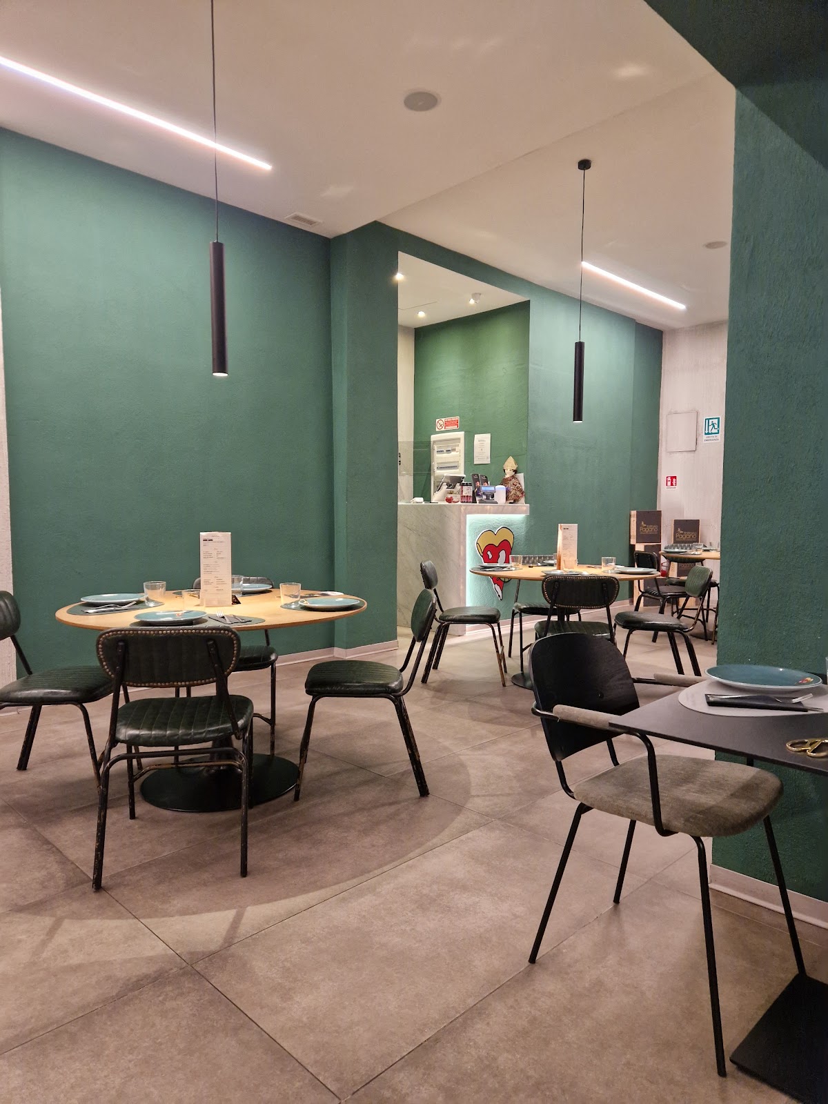 Pizzeria Vincenzo Capuano Bari — Ristorante a Bari, Bari