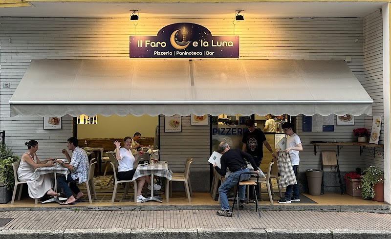 Il Faro e la Luna