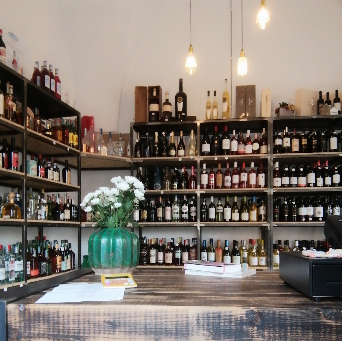 Enoteca Tondo: Spiriti. Vini. Birre. — Ristorante a Lecce, Lecce