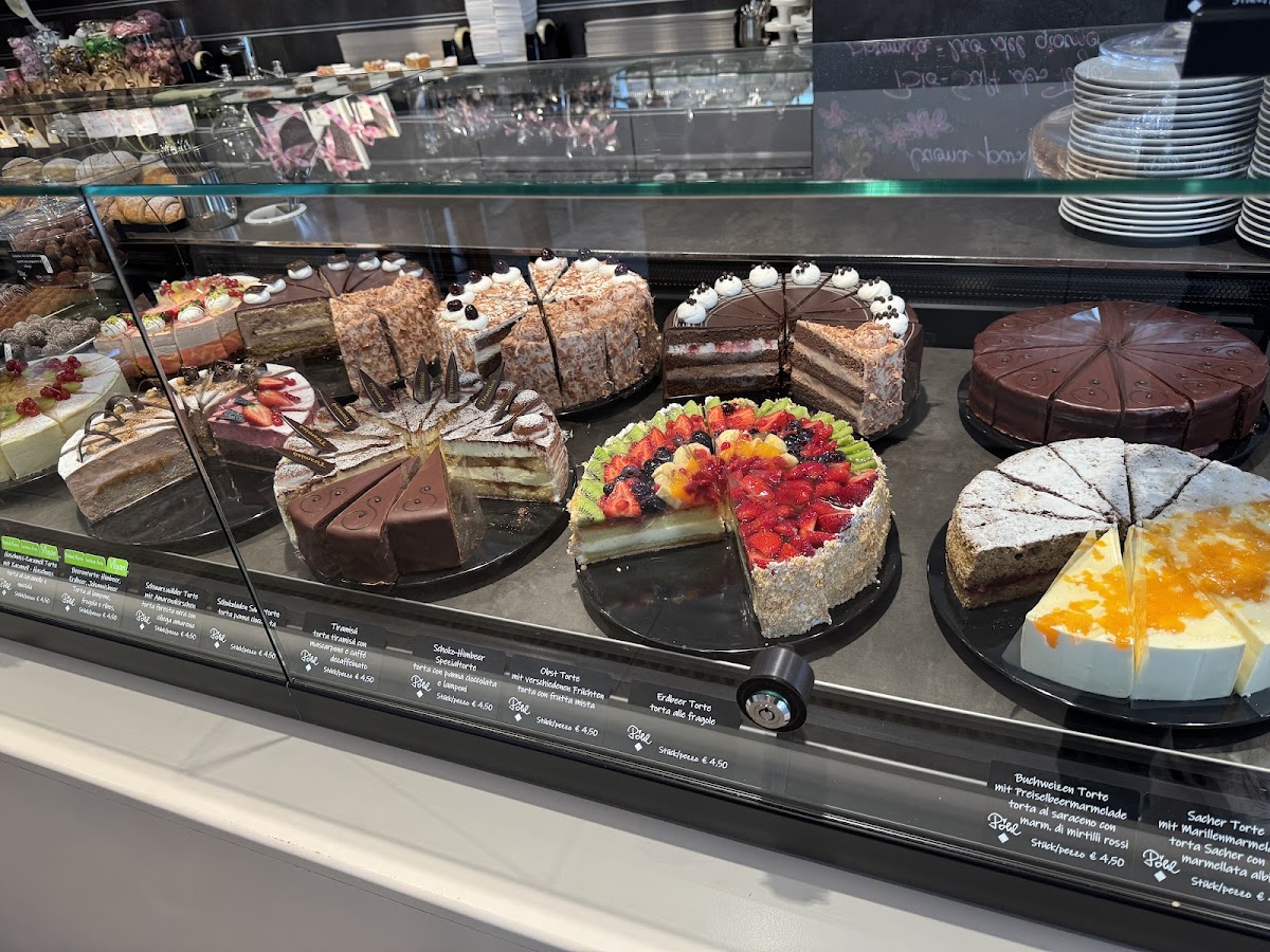 Café Pasticceria Pöhl — Ristorante a Merano, Bolzano