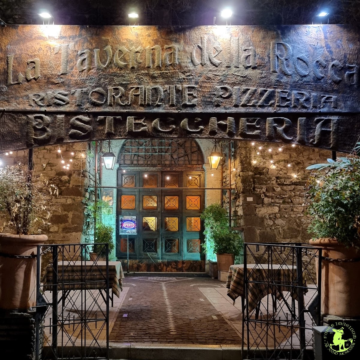 Ristorante "Taverna della Rocca" all'interno del CASTELLO della ROCCA Pia - Location per eventi a Tivoli — Ristorante a Tivoli, Roma